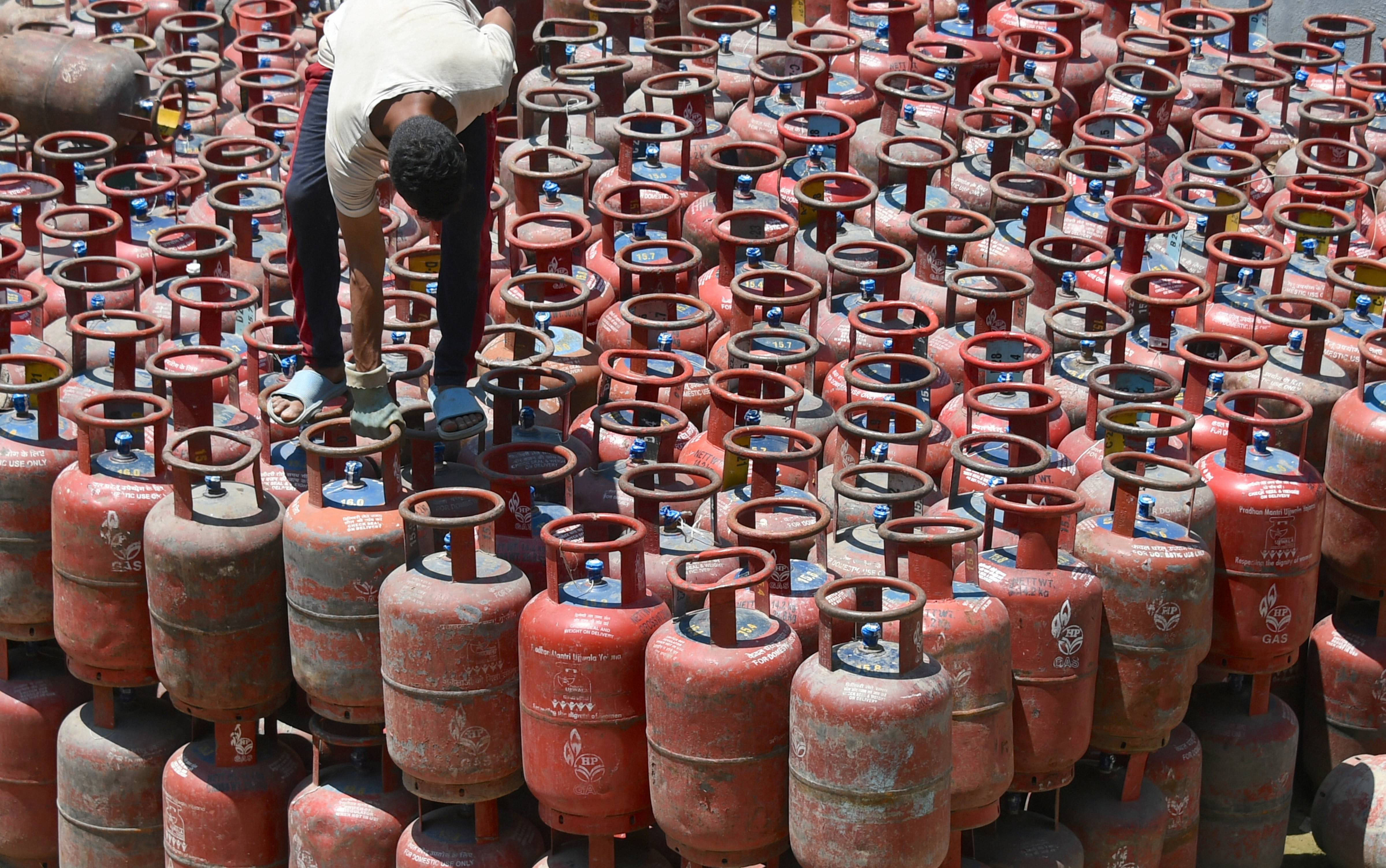 Bharat Bhushan | LPG, Energy Crisis Fuels Reverse Migration Again