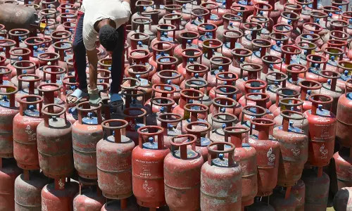 Maharashtra: Shinde government aims to cover 1.52 crore households under free gas cylinders scheme