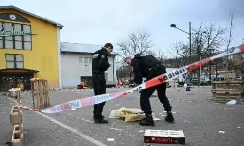 One dead, several police wounded in Islamist knife attack in France