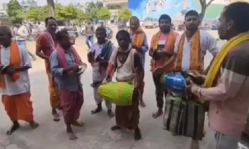Hare Krishna Protest: Villagers Chant Devotional Hymns to Oppose Liquor Bar Named After Deity