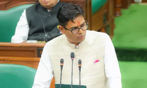 C’garh: In a first, C’garh finance minister presents hand written budget in Assembly