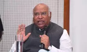Kharge asks Sidda, DKS to work together