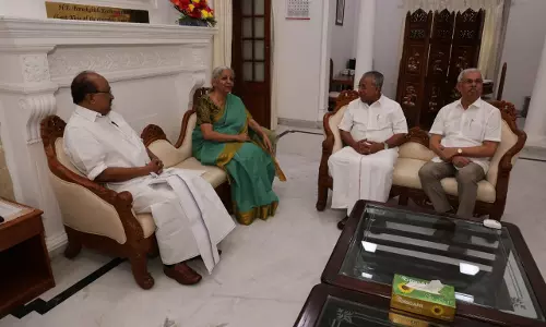 Sitharaman Holds Breakfast Meet with Kerala Governor, CM in Delhi Sitharaman Holds Breakfast Meet with Kerala Governor, CM in Delhi