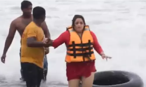 Narrow Escape For Sourav Ganguly’s Family Members As Speedboat Capsizes in Puri Narrow Escape For Sourav Ganguly’s Family Members As Speedboat Capsizes in Puri