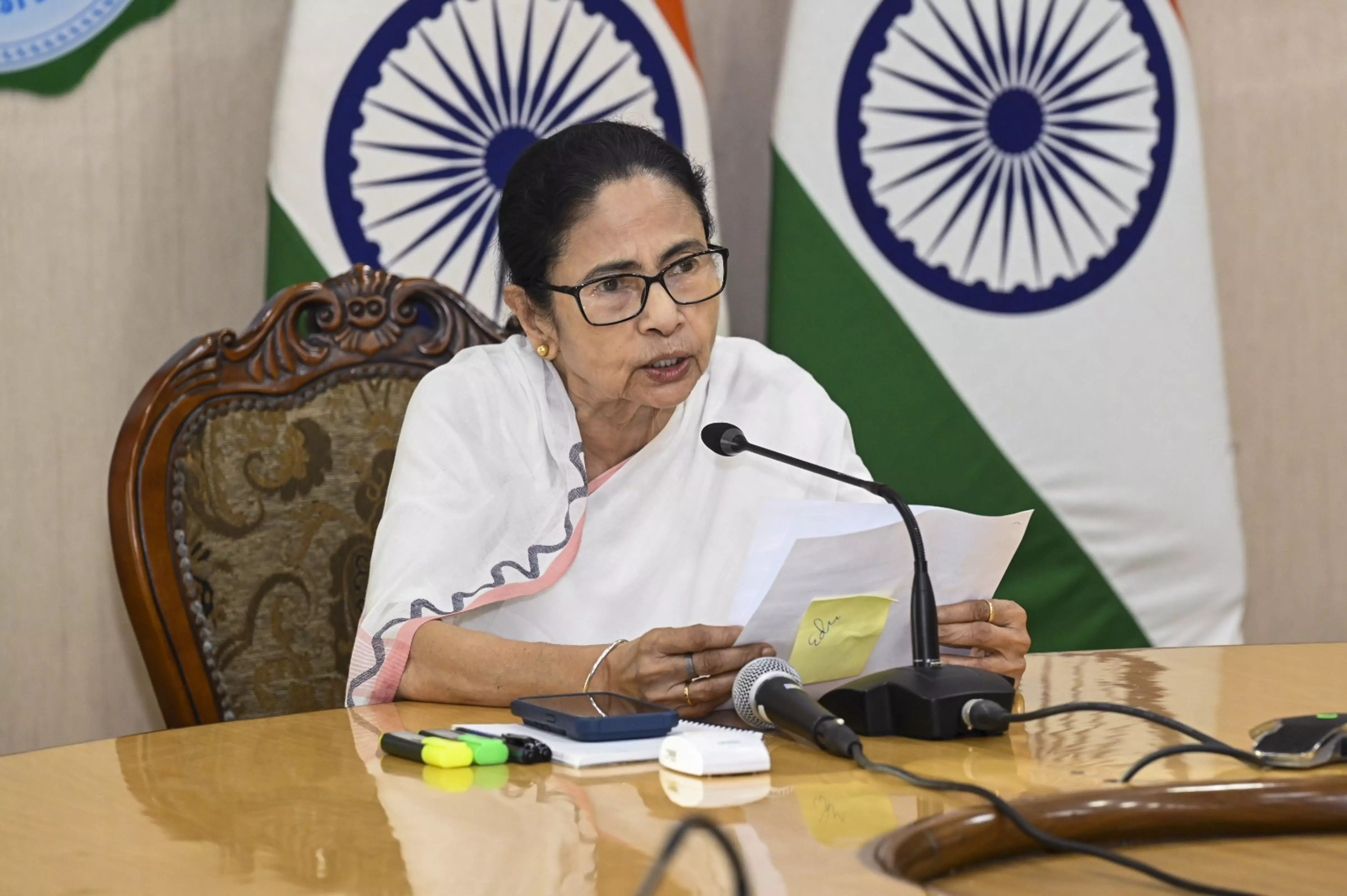 Mamata Slams PM Modi Over Op Sindoor, Dares BJP to Call Early Polls