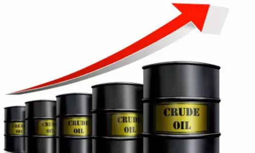 Oil Prices Surge After US-Iran Tensions and Hormuz Closure Threat
