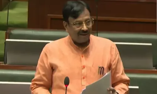 English Triggers Row in Maharashtra Assembly