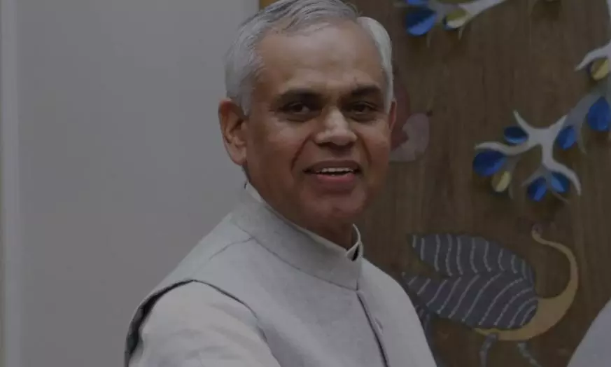 Gujarat Governor Devvrat to Assume Maharashtra Charge Today