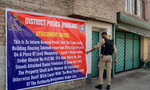 House Used by Kashmiri Separatist Patriarch Geelani As Official Residence Sealed by Police