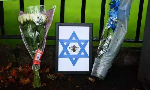 Farrukh Dhondy | Will UK’s Muslims & Asylum-Seekers Get Targeted After ‘Hit’ at Synagogue?