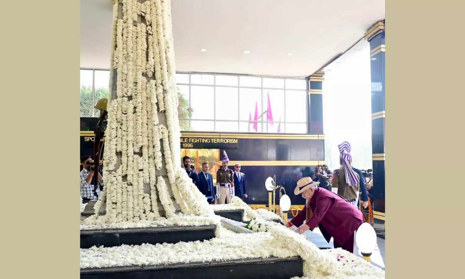 Manoj Sinha And CM Omar Abdullah Honour Valour of J&K Police Force Manoj Sinha And CM Omar Abdullah Honour Valour of J&K Police Force