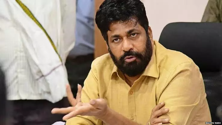 Former MLA Bachchu Kadu Asks Farmers to Target Legislators Instead of Ending Own Life Former MLA Bachchu Kadu Asks Farmers to Target Legislators Instead of Ending Own Life