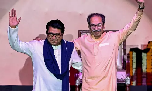 Thackeray Cousins Celebrate Bhai Dooj Together Thackeray Cousins Celebrate Bhai Dooj Together