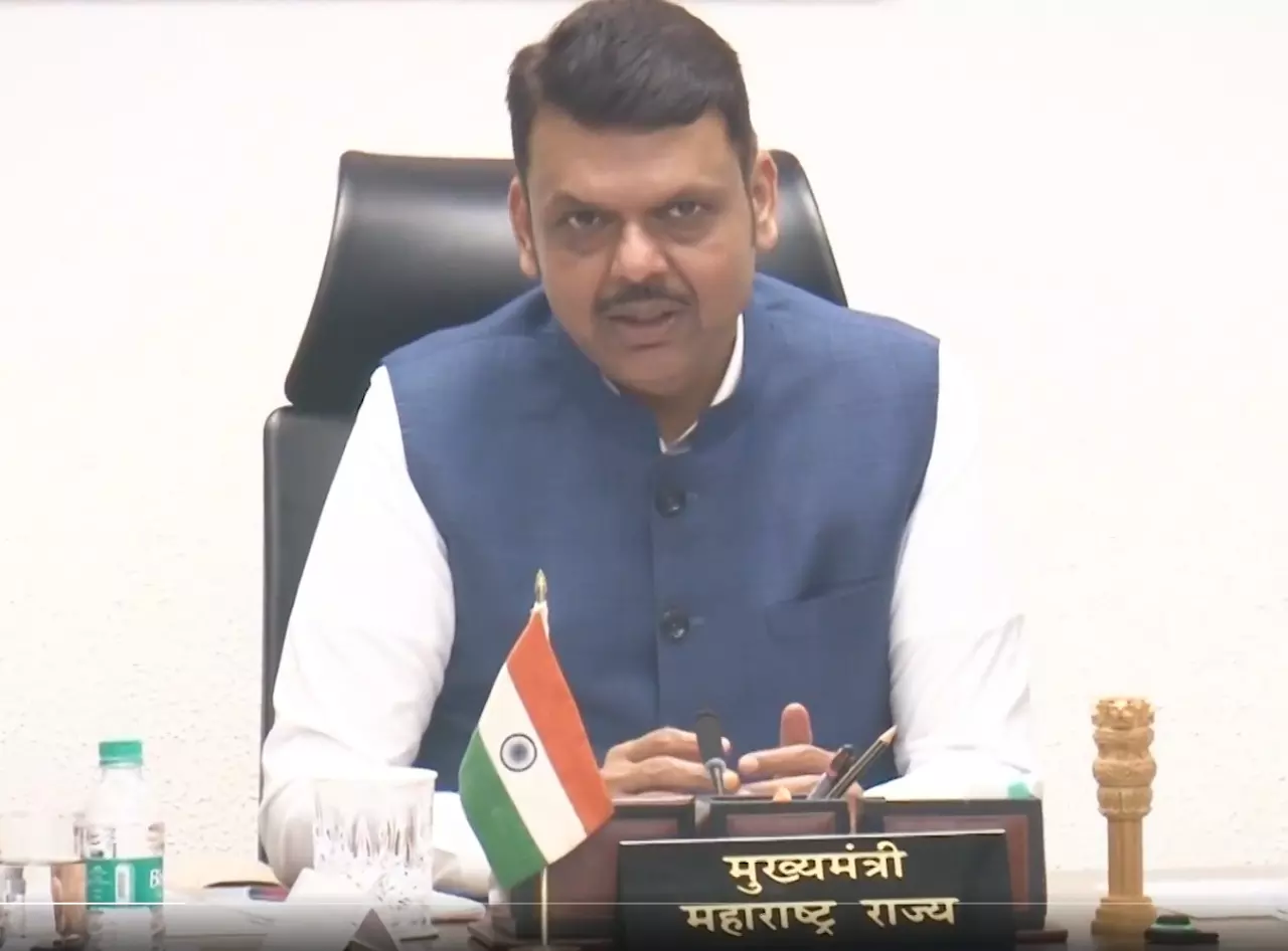 Fadnavis Pulls Up Officials Over Slow Relief Disbursement Fadnavis Pulls Up Officials Over Slow Relief Disbursement
