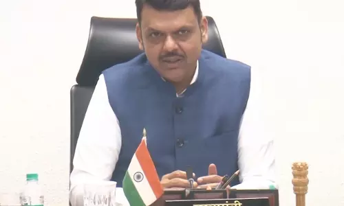 Fadnavis Pulls Up Officials Over Slow Relief Disbursement