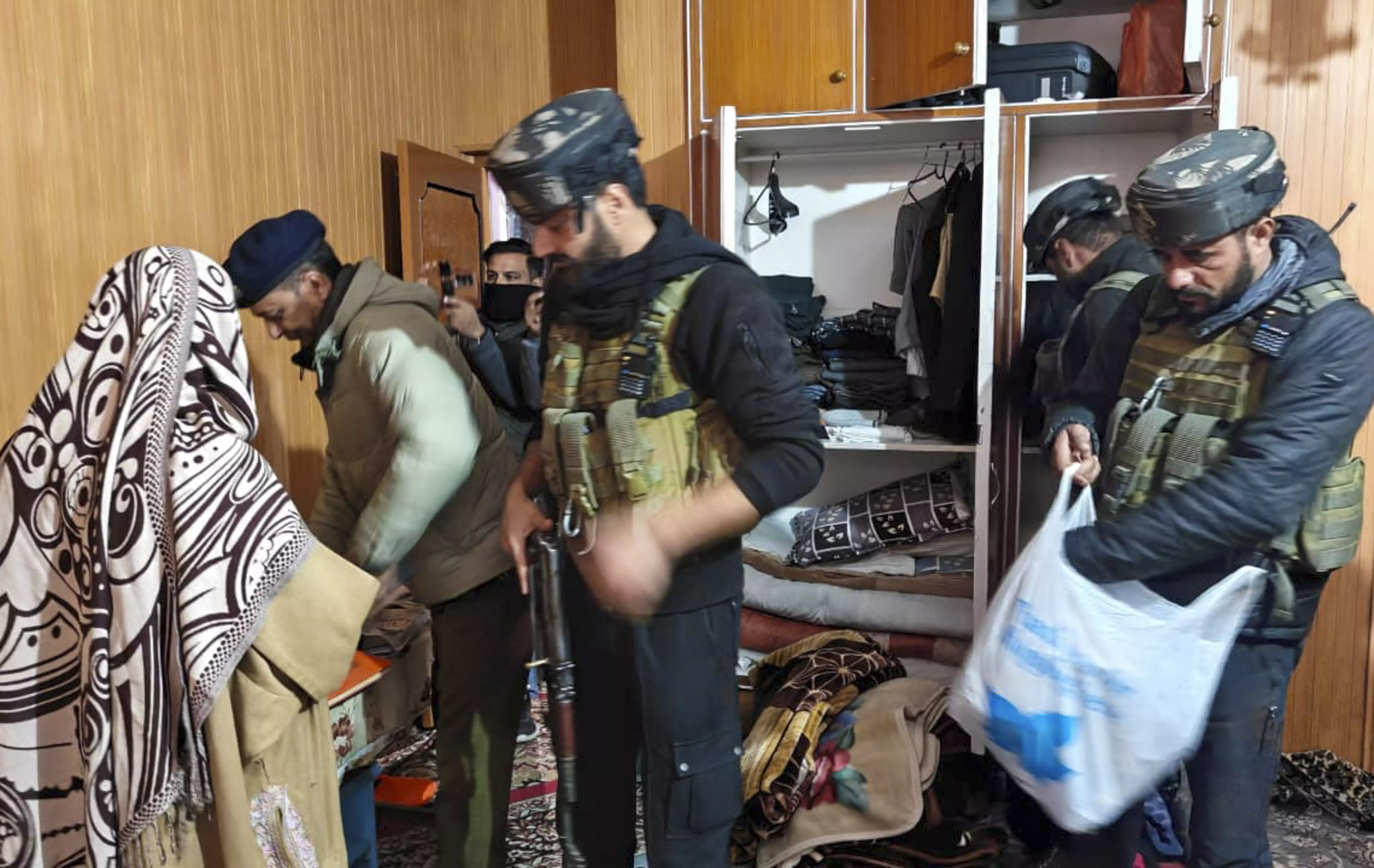 J&K Police Intensify Crackdown on Banned Jamaat-e-Islami J&K Police Intensify Crackdown on Banned Jamaat-e-Islami