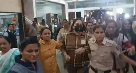 Tejwani remanded, Opposition slams government for no action against Parth Pawar