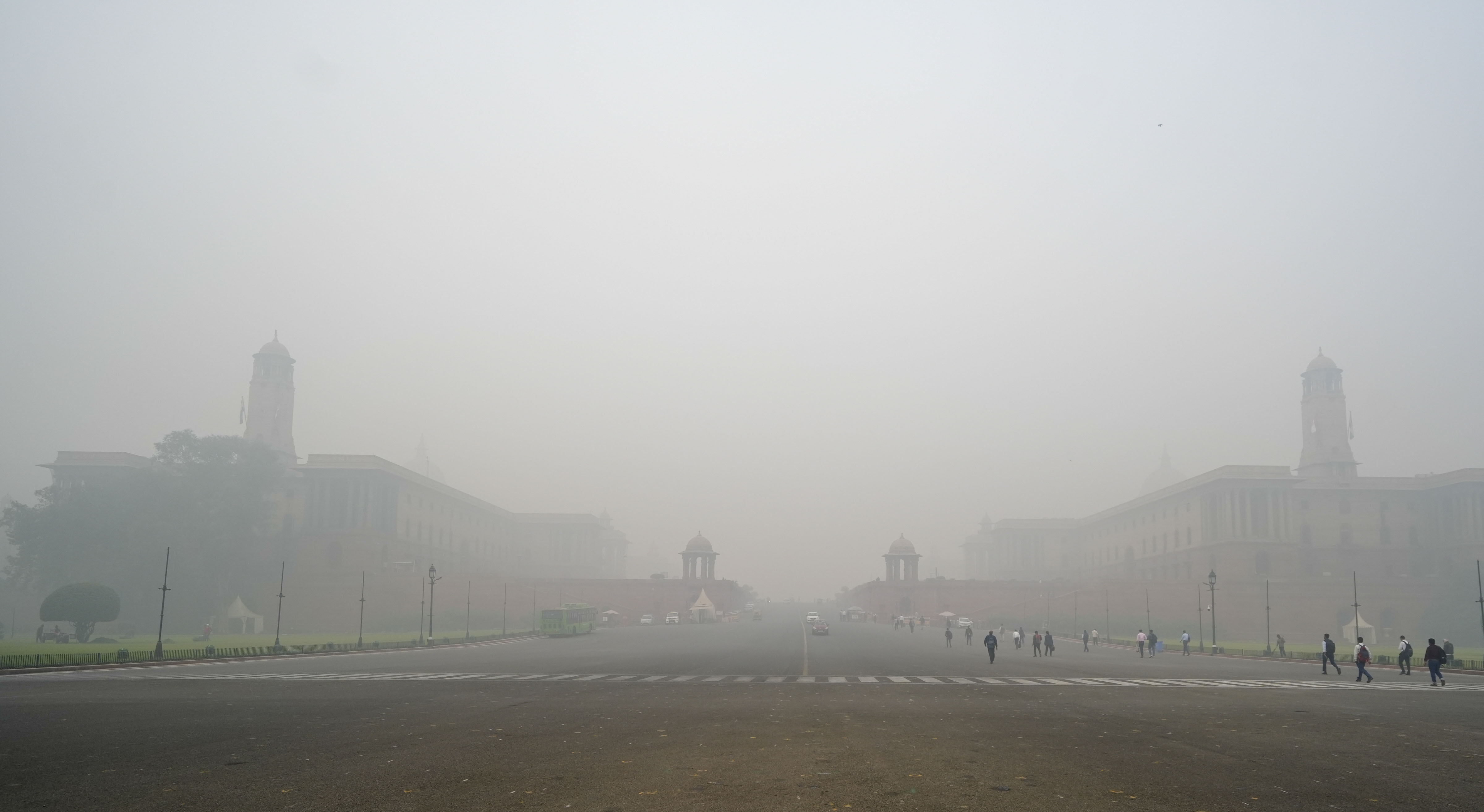 Delhi Air Quality Stays ‘Very Poor’ at 349 for Second Day