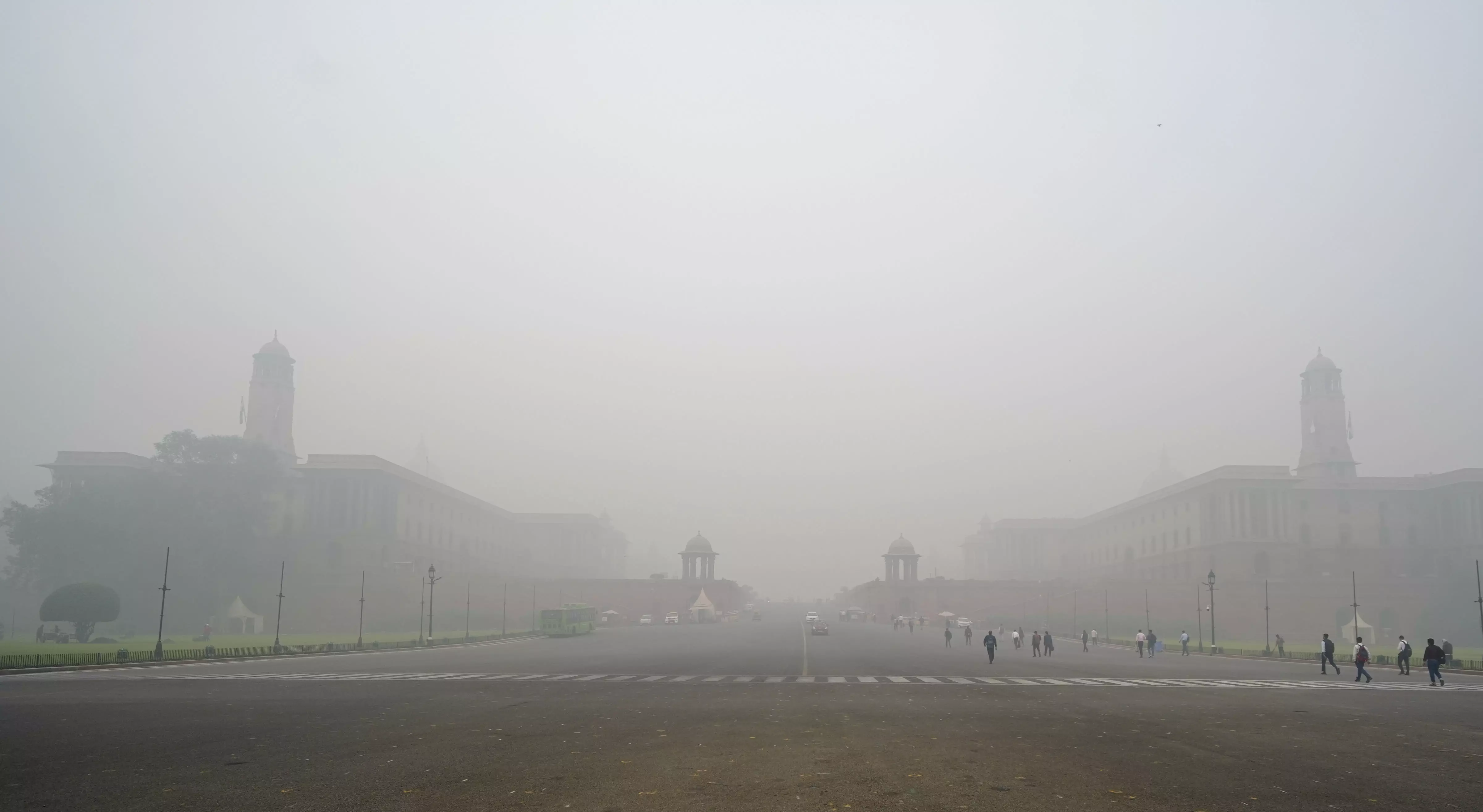 Delhi Air Quality Stays ‘Very Poor’ at 349 for Second Day