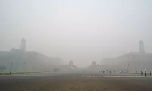 Delhi Air Quality Stays ‘Very Poor’ at 349 for Second Day Delhi Air Quality Stays ‘Very Poor’ at 349 for Second Day