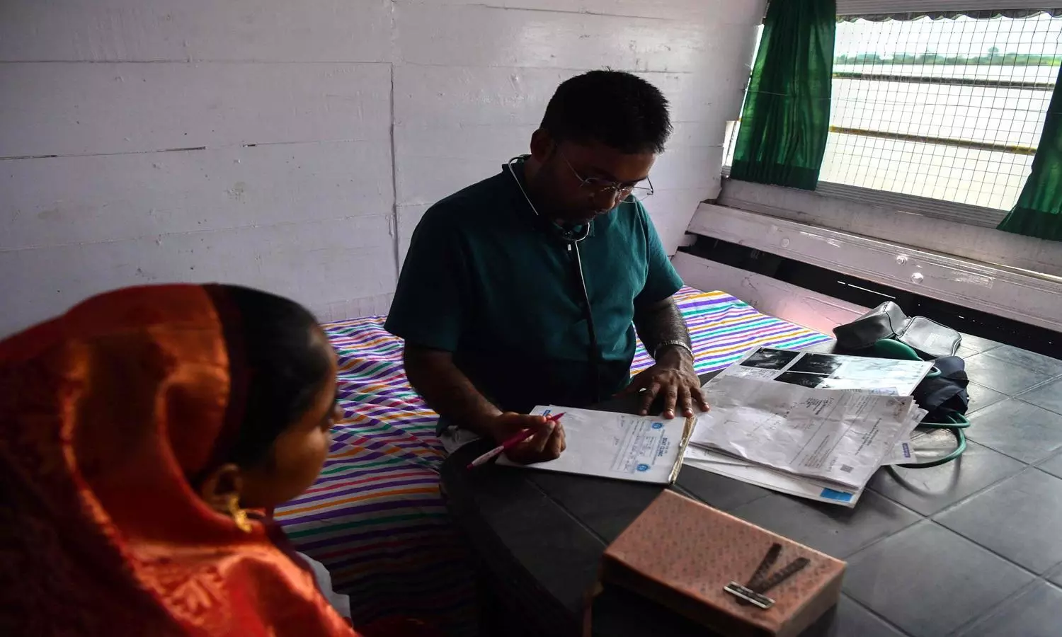 Chandrakant Lahariya | Everyone Has a Right to Question Doctor, Hospital Chandrakant Lahariya | Everyone Has a Right to Question Doctor, Hospital